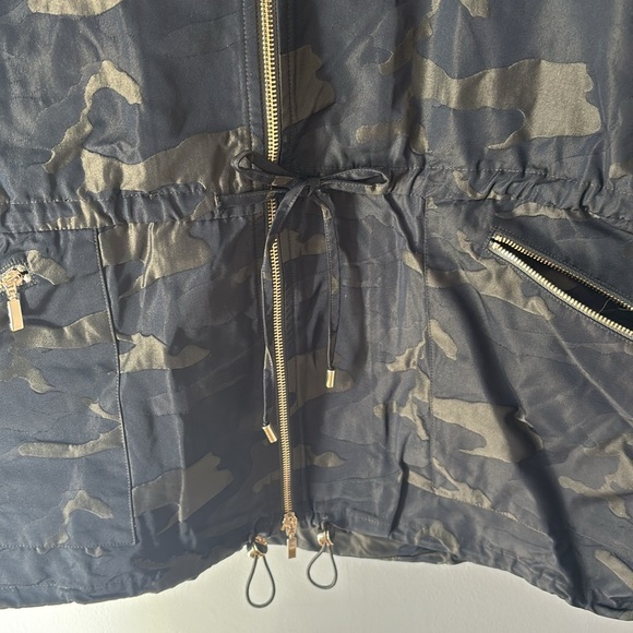 Chicos Zynergy Camo Anorak Jacket - Picture 5 of 7